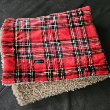 Kétoldalas kockás takaró