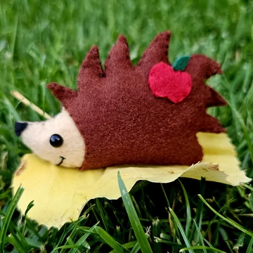 Süni almával nyakörvdísz